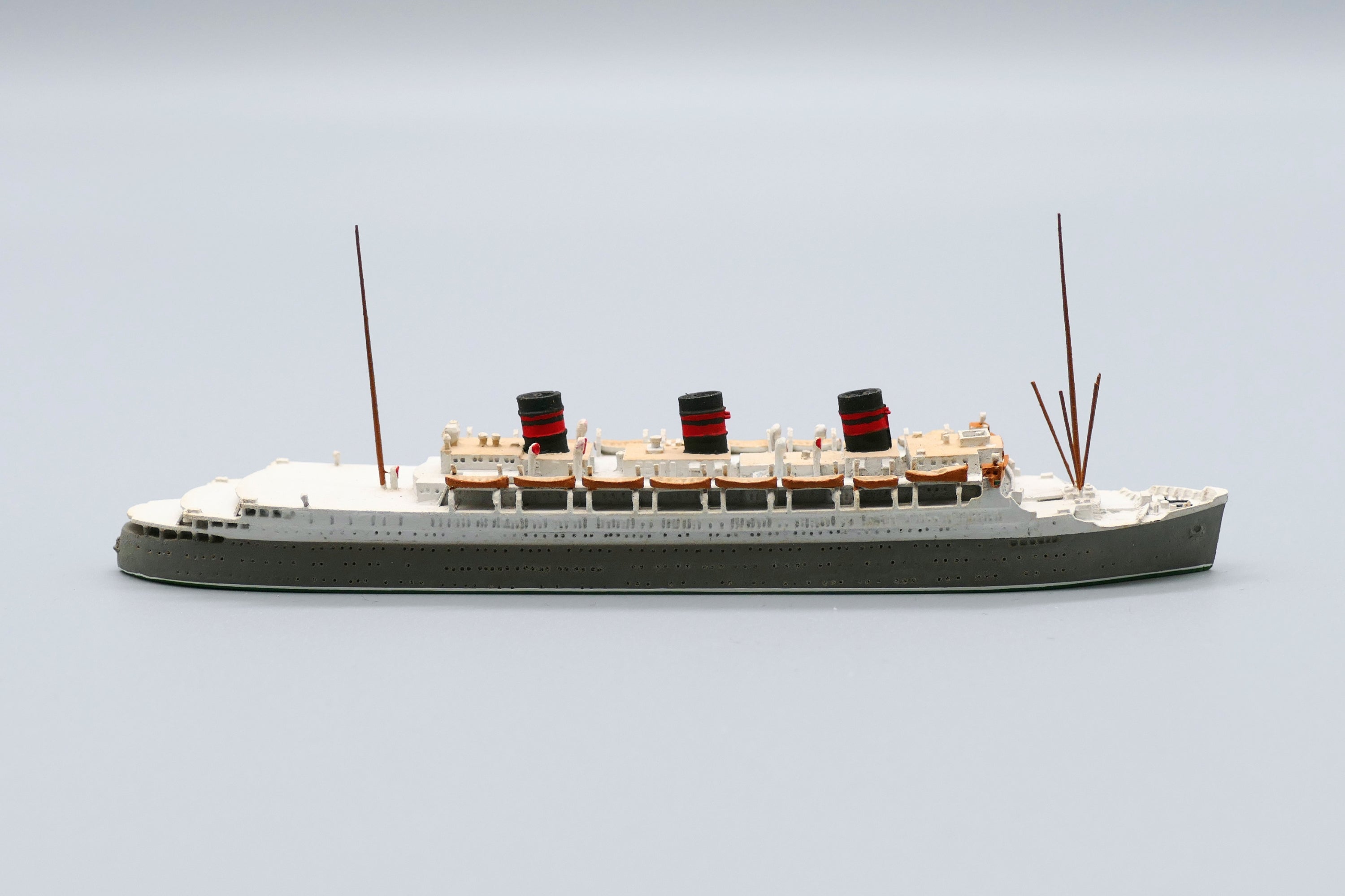 Albatros - AL 129 - Queen of Bermuda - 1:1250 - 1