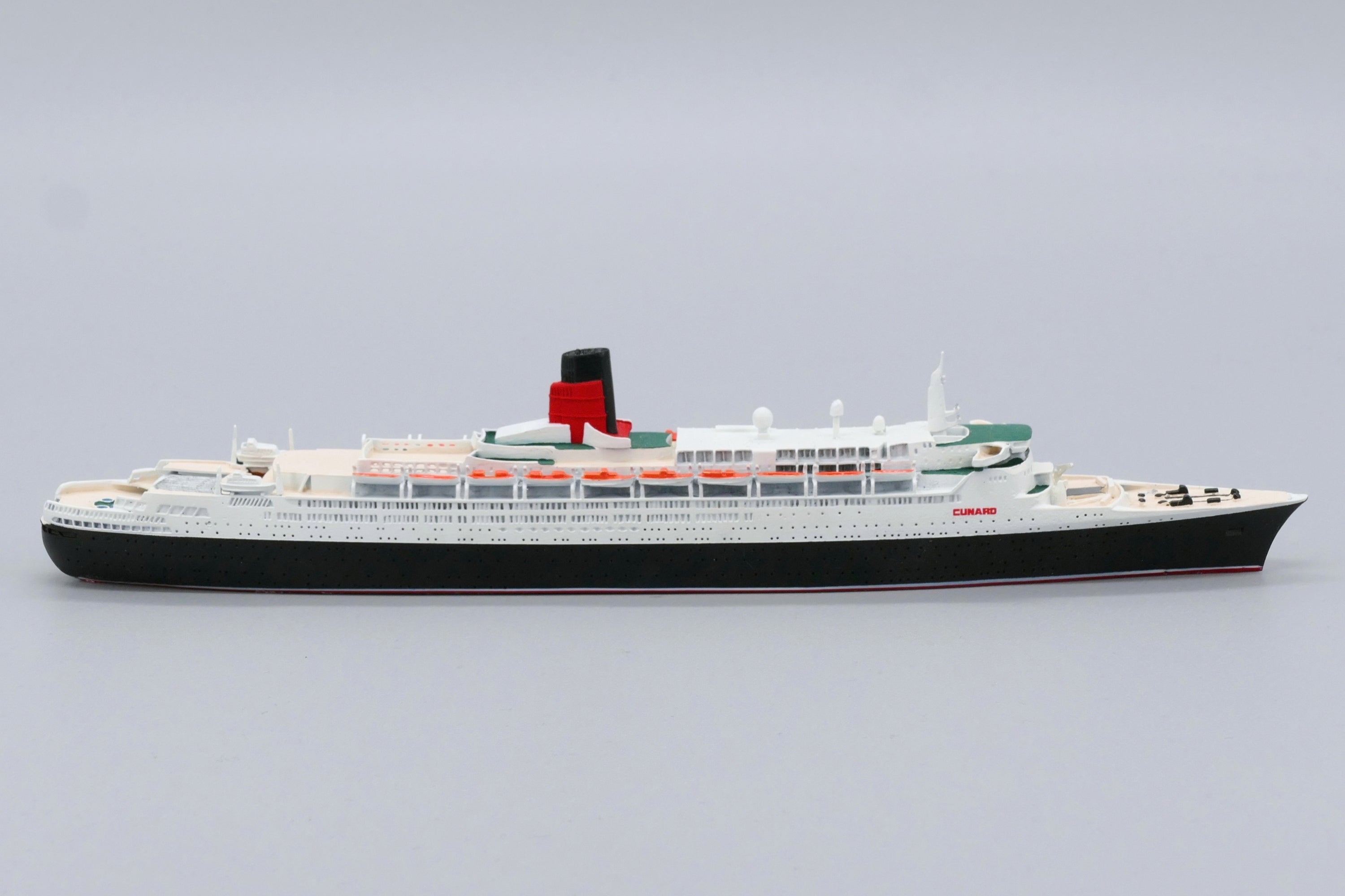 Mercator - M 921 - Queen Elizabeth 2 - 1:1250 - 1