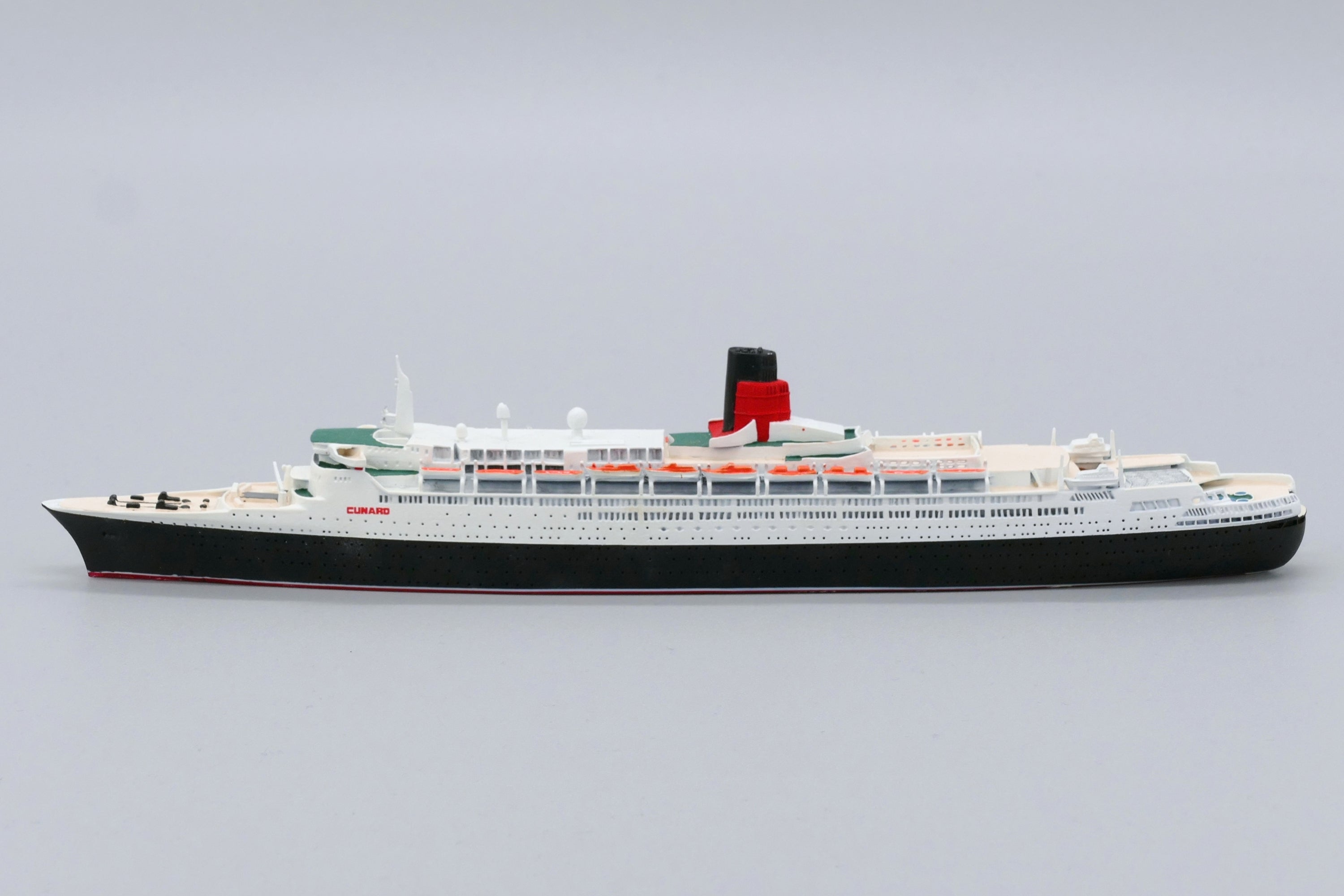 Mercator - M 921 - Queen Elizabeth 2 - 1:1250 - 2