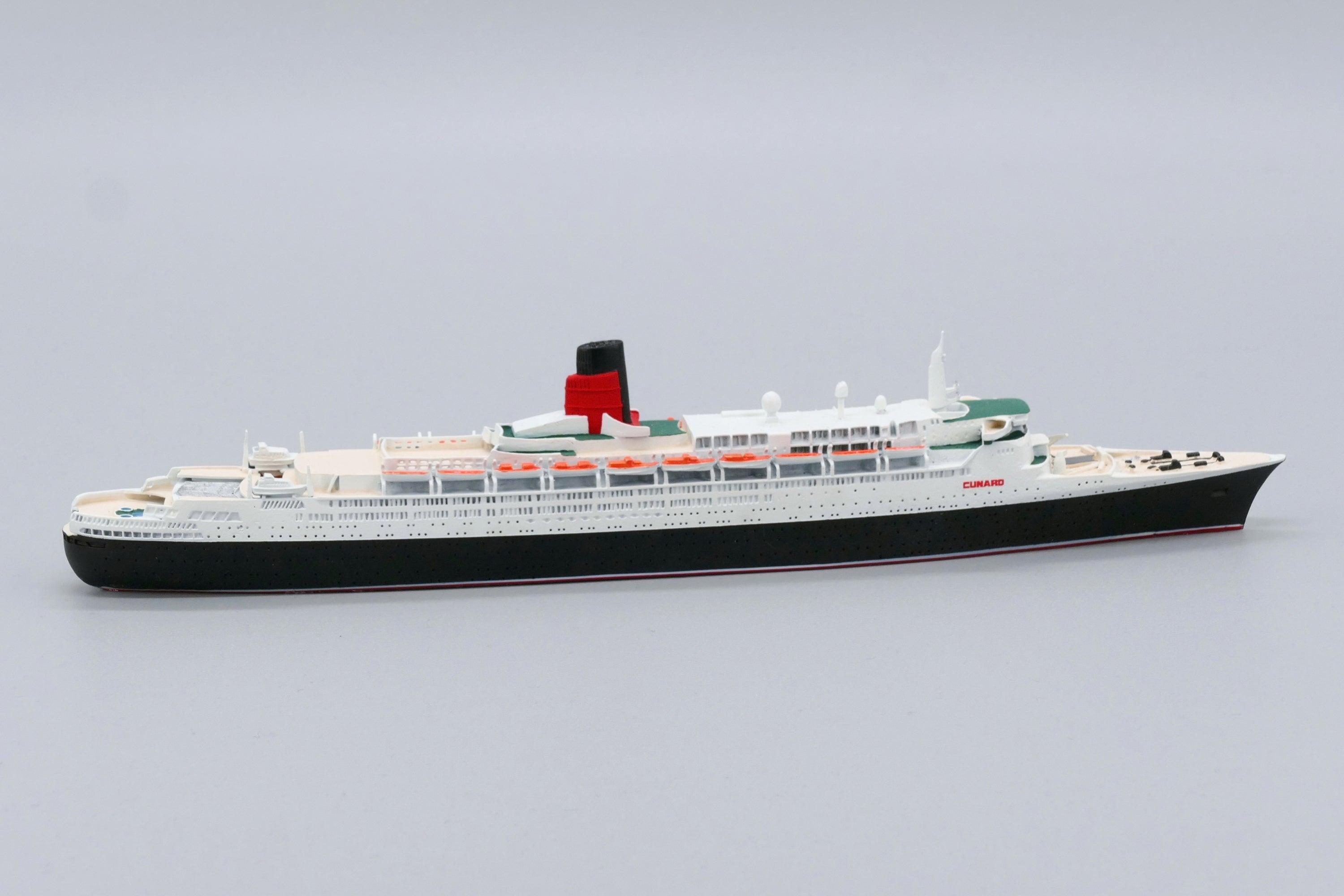 Mercator - M 921 - Queen Elizabeth 2 - 1:1250 - 4