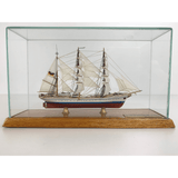 Classic Ship Collection - CSC 7010 - Gorch Fock II - 1:700 - Fullhull model in showcase