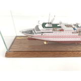 Classic Ship Collection - CSC 7013 - Hanseatic - 1:700 - Fullhull in Vitrine - OVP
